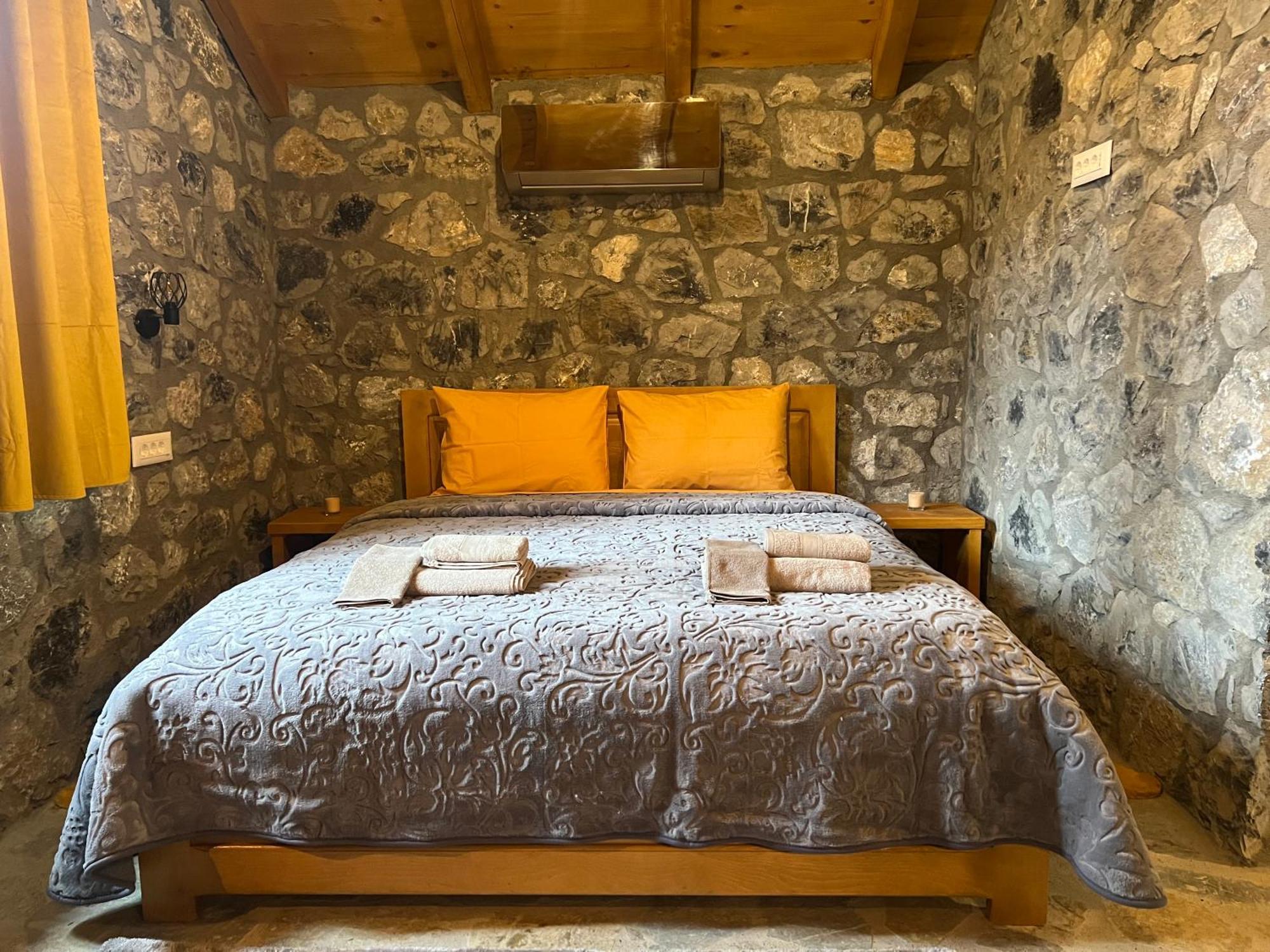 Dağ evi Serdar
